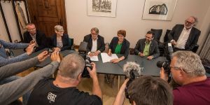 SPD und Grüne unterzeichnen ihren Koalitionsvertrag