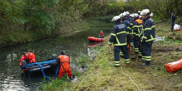 Altenwerder: Zwei Leichen lagen in einem versunkenem Auto