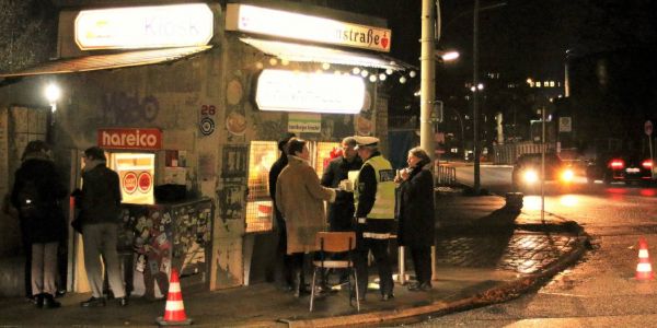 Kulturkiosk: Vorweihnachtliche Kunst-Auktion für das Harburg-Huus