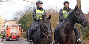 Verwirrter Mieter verletzt: Unrat brennt auf Herd in seiner Wohnung