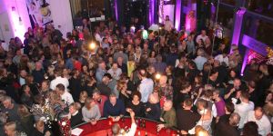 Heavy Christmas Party: Super Stimmung in der Helms-Lounge
