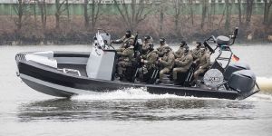 Spezialeinheit stellt ihr Boot für maritime Einsätze in Harburg vor