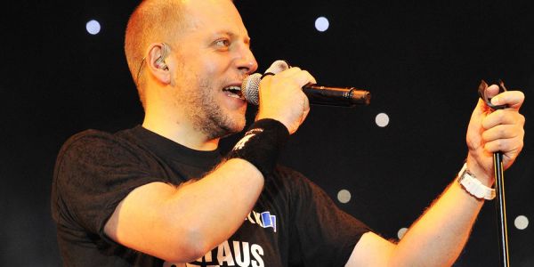 Erst Konzert, dann Teichwette: Lotto King Karl zweimal in Harburg