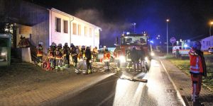 80 Feuerwehrleute bei Wohnungsbrand in Emmelndorf im Einsatz