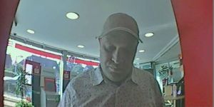 Polizei fahndet mit Foto nach EC-Kartendieb