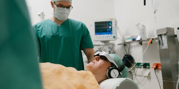 Im Krankenhaus Harburg heißt es jetzt "Film ab" auf dem OP-Tisch