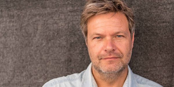 Robert Habeck kommt am 21. Februar nach Harburg. Foto: Grüne Mütter haltet eure Gretas fest: Robert Habeck kommt nach Harburg