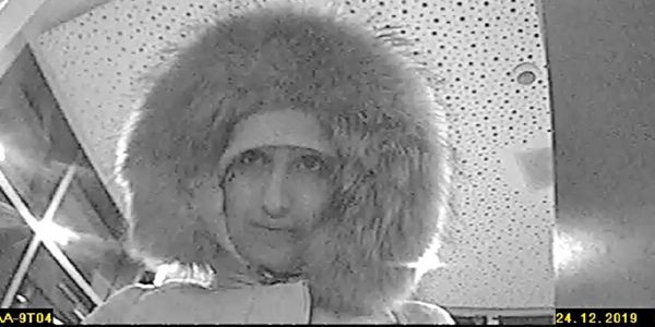 EC-Karte bei Trickdiebstahl erbeutet: Polizei sucht diese Frau