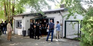 Razzia an der Stader Straße: Bundespolizei stürmt Candy Club