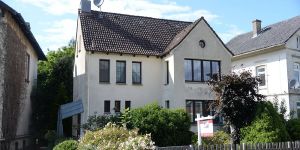 In Cranz kann man ein Haus mit eigener Gefängniszelle kaufen