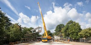 Heimfeld: Telekräne setzen Module für neue Schulgebäude an ihren Platz