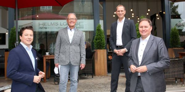 Rainer Maria Weiss (v.l.), Wilhelm Maassen, Thorsten Römer und Dr. Carsten Brosda stellten das neue E-Learning-Portal am Donnerstag vor. Foto: Christian Bittcher Museana: Harburgs Museum schafft neues E-Learning-Portal für Schulen