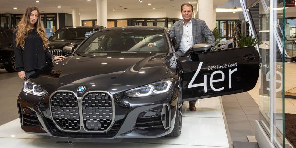 Der neue 4er wurde bei B&K vorgestellt. Foto: André Zand-Vakili B&K enthüllt den neuen 4er von BMW in Harburg