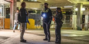 &quot;Maskenkontrolle&quot; am ZOB und am  S-Bahnhof in Harburg