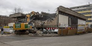 Harburg: Abrissbagger machen das ehemalige Bolero platt