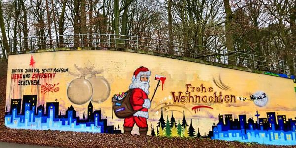 Das traditionelle Weihnachts-Graffiti von Brozilla. Foto: pr Traditionelles Weihnachts-Graffiti an der Kuhtrift soll Zuversicht schenken