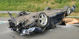 Ferrari überschlägt sich auf A39 bei Maschen: Fahrer schwer verletzt