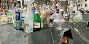 Wodka, Sekt und Marmelade: An einigen Glascontainern sieht´s wüst aus