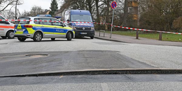 Schwerer Wasserrohrbruch schafft massives Verkehrsproblem in Harburg
