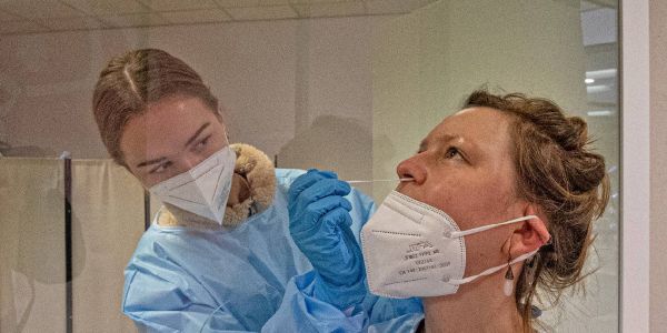 Im Schnelltestcenter an den Arcaden laufen die Testungen bereits problemlos. Foto: André Zand-Vakili Schnelltest