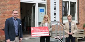 Sparkasse Harburg-Buxtehude spendet 5.000 Euro ans Harburg-Huus