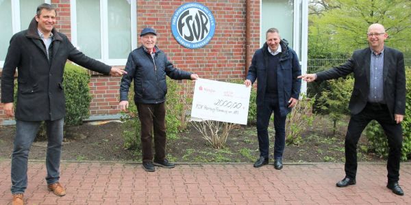 Neuer Spielplatz für den Sportplatz: 2000 Euro-Spende für die FSVR