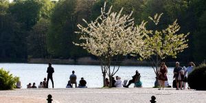 Traumwetter zog die Menschen zum Muttertagsspaziergang in den Stadtpark