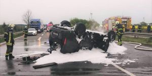 Verkehrsunfall mit Alkohol: Drei verletzte Personen auf der A261