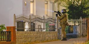 Kapellenweg: Mann droht mit Waffe - SEK schießt