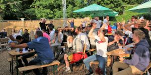 Deutschland ist raus: Enttäuschte Fans beim Harburger Public Viewing