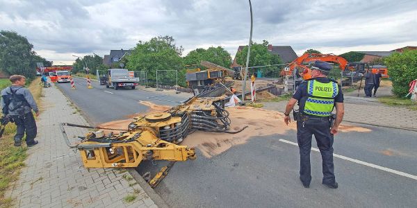 Neuenfelde: 60 Tonnen schwere Ramme stürzt auf Nincoper Straße