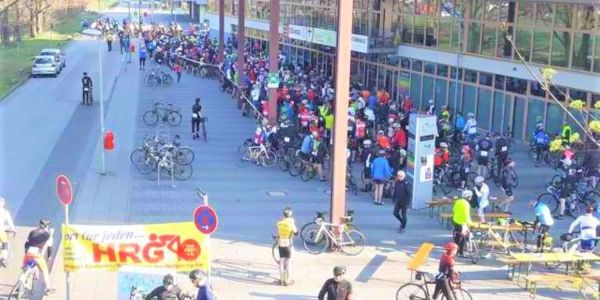 Sonntag startet in Harburg die Saison: 300 Radsportler treten in die Pedale
