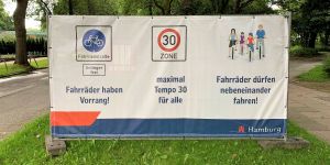 Harburgs Fahrradstraße: Hinweistafeln erklären jetzt die wichtigsten Regeln