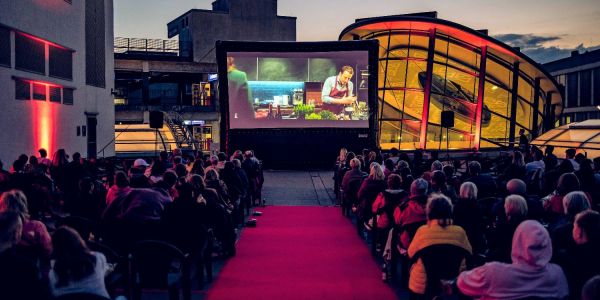 Open Air Kino im Phoenix-Center: Erstklassige Filme unter freiem Himmel