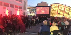 Filme, Popcorn, Sternenhimmel: Rooftop-Cinema im Phoenix-Center war ein Erfolg