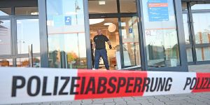Verbrecher sprengen Geldautomaten der Volksbank in Ramelsloh