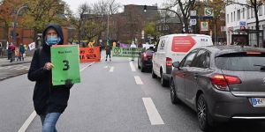 Demonstranten blockierten zeitweise die Heimfelder Straße