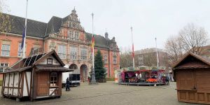 Erste Buden sind da: In einer Woche öffnet Harburgs 2G-Weihnachtsmarkt