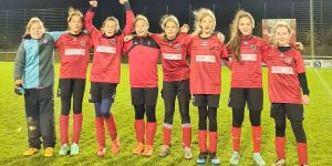 Ohne Punktverlust: D-Juniorinnen des TuS Fleestedt sind Herbstmeister
