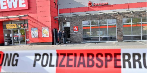 Erneut Geldautomat gesprengt: Panzerknacker schlugen in Fleestedt zu