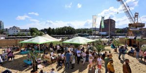 „Aloha Ahoi“ im Binnenhafen: Gelungenes Opening für Harburgs neuen Beachclub 