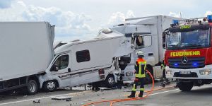 Fünf Verletzte bei schwerem Auffahrunfall an Stauende auf der A1