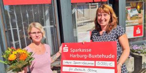 Glück bei der Sonderauslosung: Sparkassen-Kundin gewinnt 5.000 Euro
