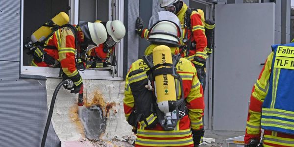 Schwellbrand im Schulzentrum Meckelfeld sorgt für Großeinsatz