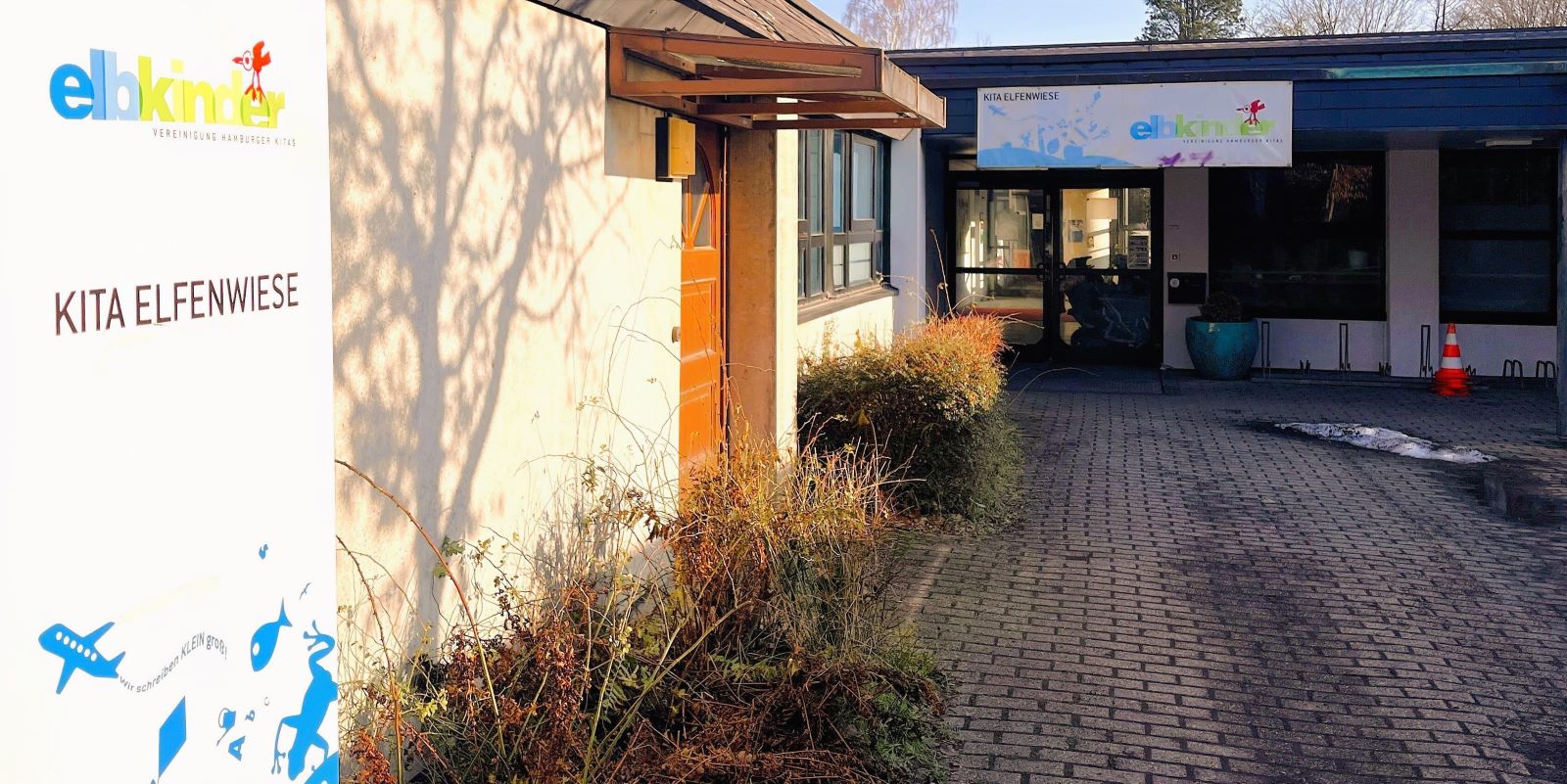 Der Eingangsbereich der Kita-Elfenwiese in Marmstorf. Foto: Christian Bittcher