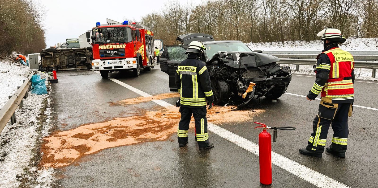 Unfall auf der A261: Drei Pkw waren an der Kollision beteiligt. Foto: Lenthe-Medien Unfall auf der A261: Drei Pkw waren an der Kollision beteiligt. Foto: Lenthe-Medien