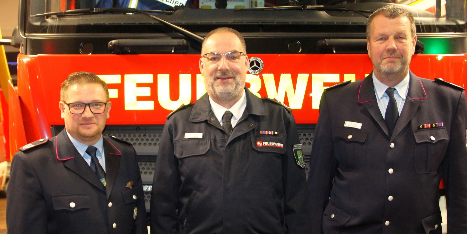 Erstmals als Trio präsentierten Seevetals Gemeindebrandmeister Rainer Wendt (Mitte) mit seinen Stellvertretern Andreas Brauel (rechts) und Simon Steffen die Jahresbilanz der Feuerwehren der Gemeinde Seevetal.  Foto: Pressestelle Feuerwehr Seevetal
