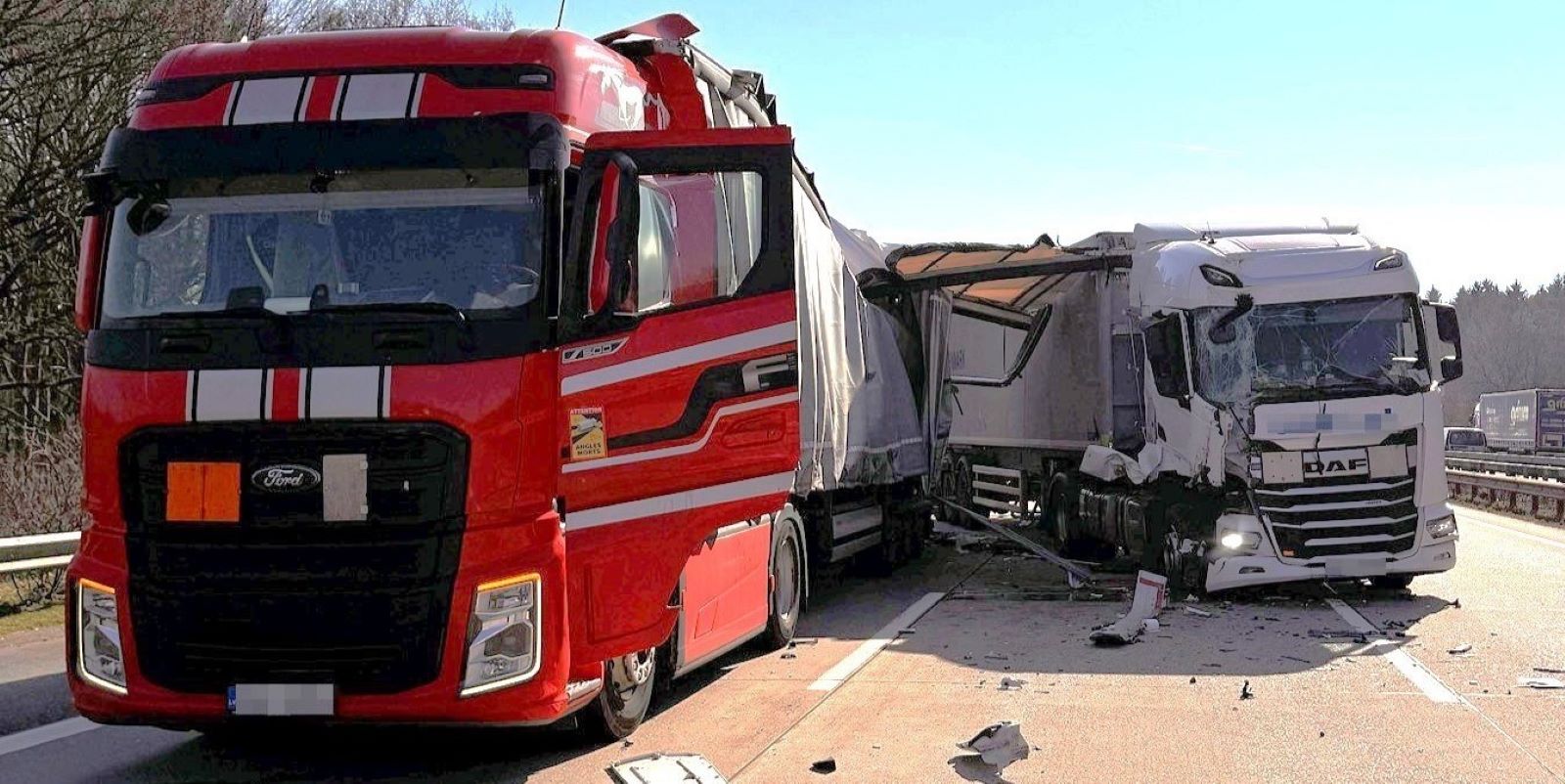 Stau vor der Baustelle: Serie von Verkehrsunfällen auf der A7 hält die Retter in Atem
