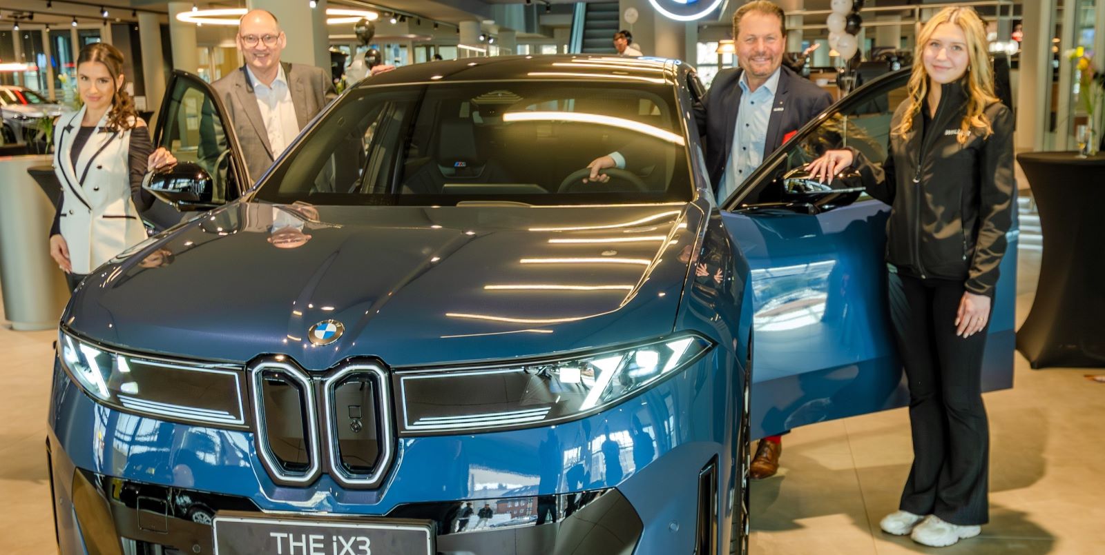 Volles Haus zur Premiere: Neuer BMW iX3 begeistert die Gäste bei WELLER