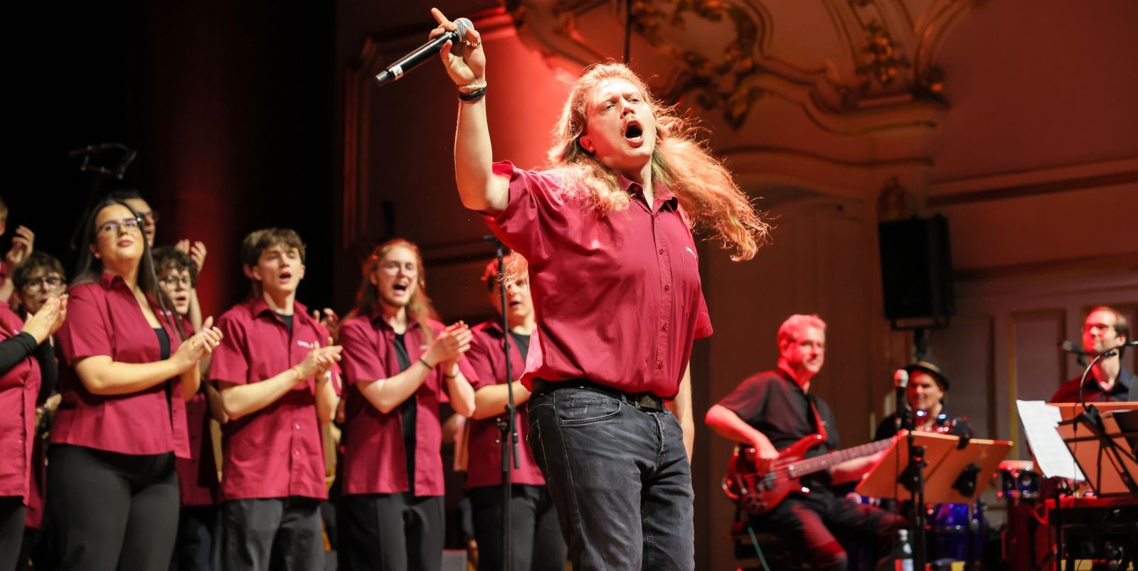 Benefizkonzert für Obdachlose: Gospel Train begeistert in der Laiszhalle